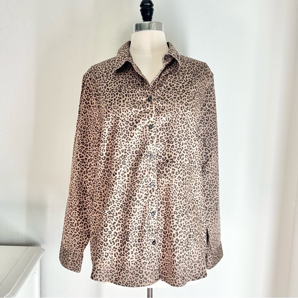 Chico’s ‘Cool Max’ Leopard Print Button Down Collared Shirt, Tan, Size 3